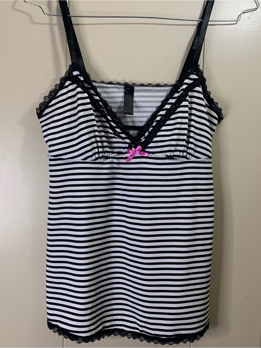 Women’s S Marilyn MonroeBlack & White Striped Lace Trim Chemise with Pink Bow